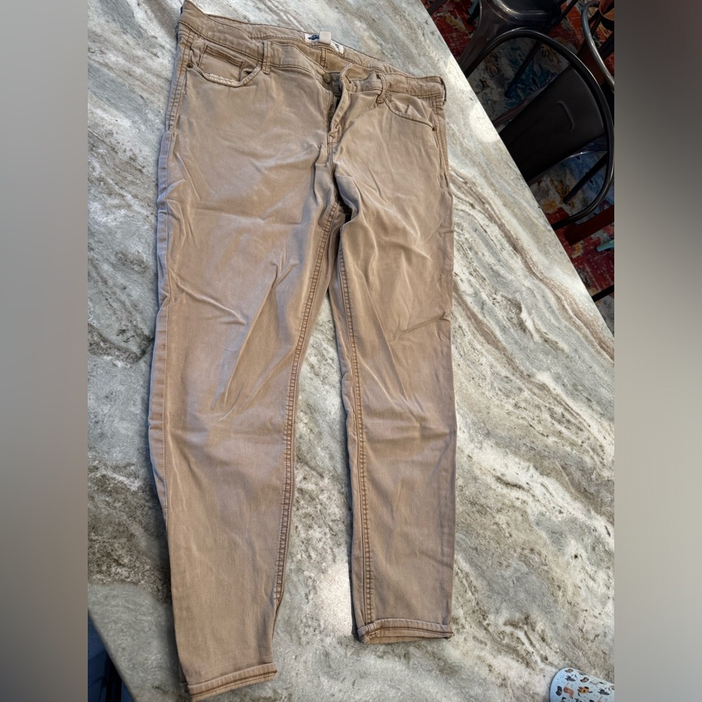 Old navy rockstar skinny khaki pants size 18